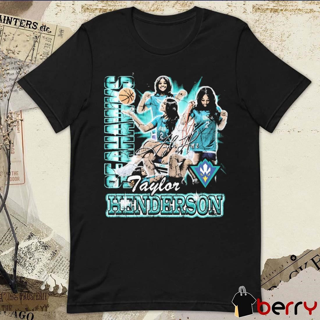 Taylor Henderson UNC Wilmington Seahawks 90s Graphic Signature t-shirt