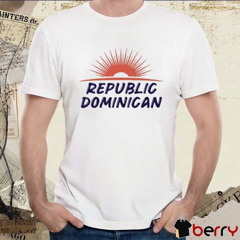Zack Hample Wearing Republic Dominican t-shirt