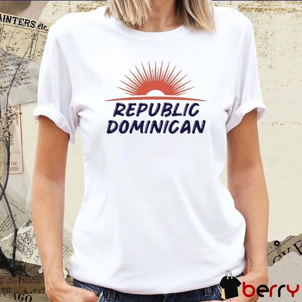 Zack Hample Wearing Republic Dominican t-shirt