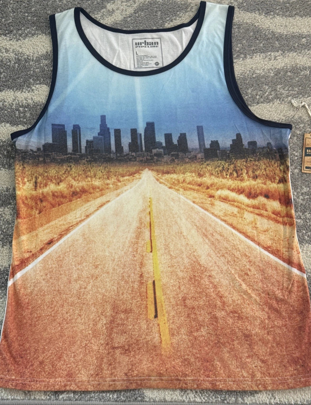 2015 Urban Pipeline Cityscape Skyline Road Trip Graphic Tank Top Size Large