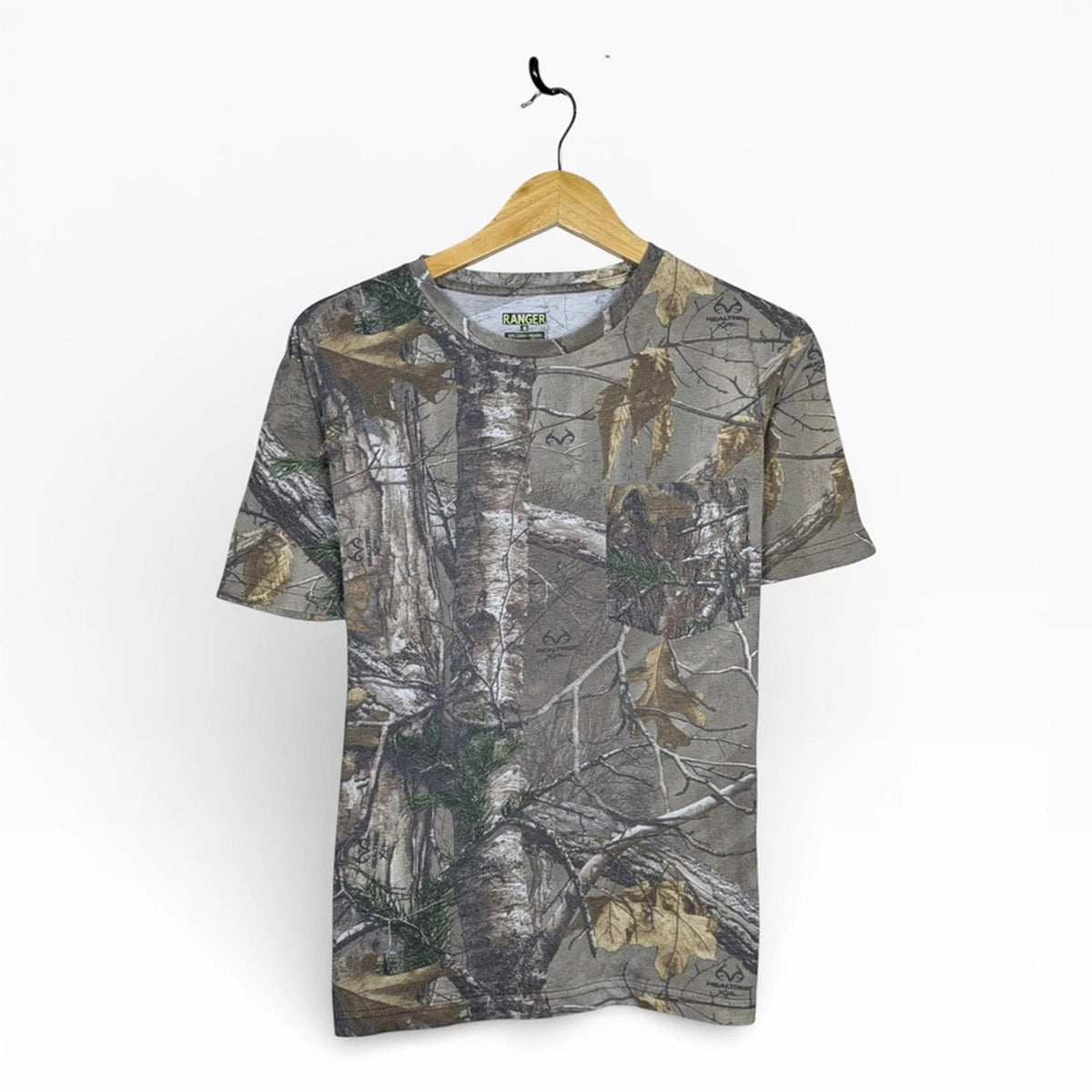 Y2K Realtree Xtra Gorpcore Ranger Camoflauge Hardwoods Pocket T-Shirt Medium