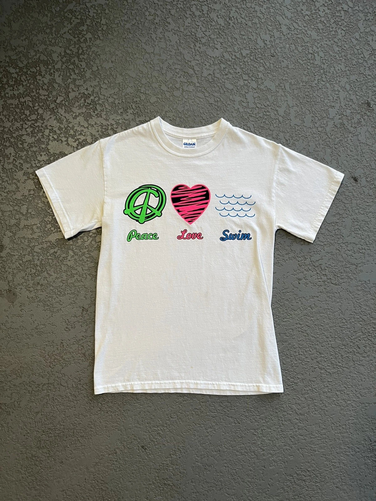 🇺🇸 ☮️ Vintage Y2K Peace Love Swim Rare Y2K t-shirt retro hype Size Small