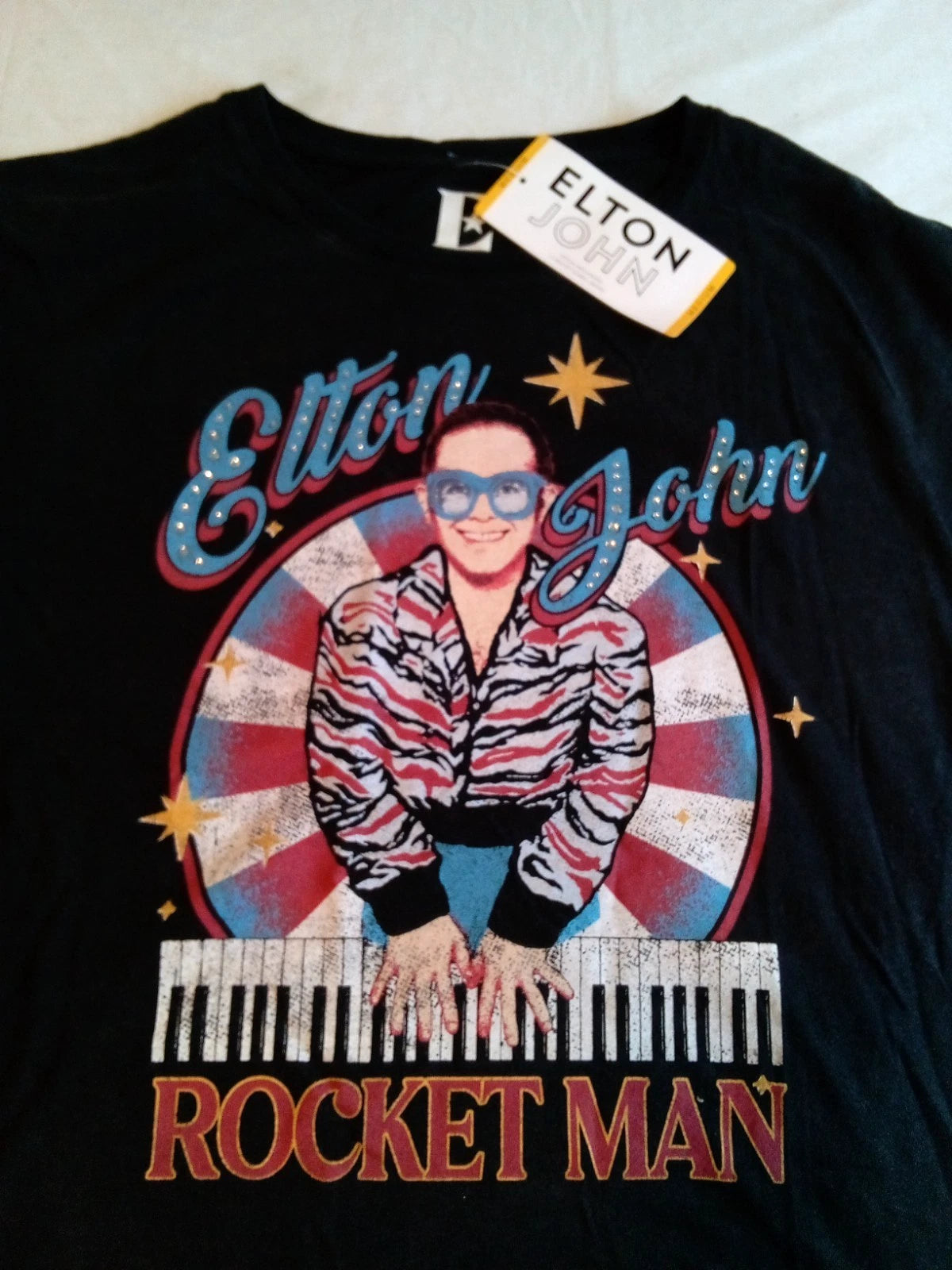 New ELTON JOHN / ROCKET MAN Retro Trendy Graphic T-Shirt Concert - MEDIUM Shirt