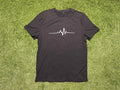 Minimalist Heartbeat Line Graphic T-Shirt Men’s Small Black Crew Neck Tee