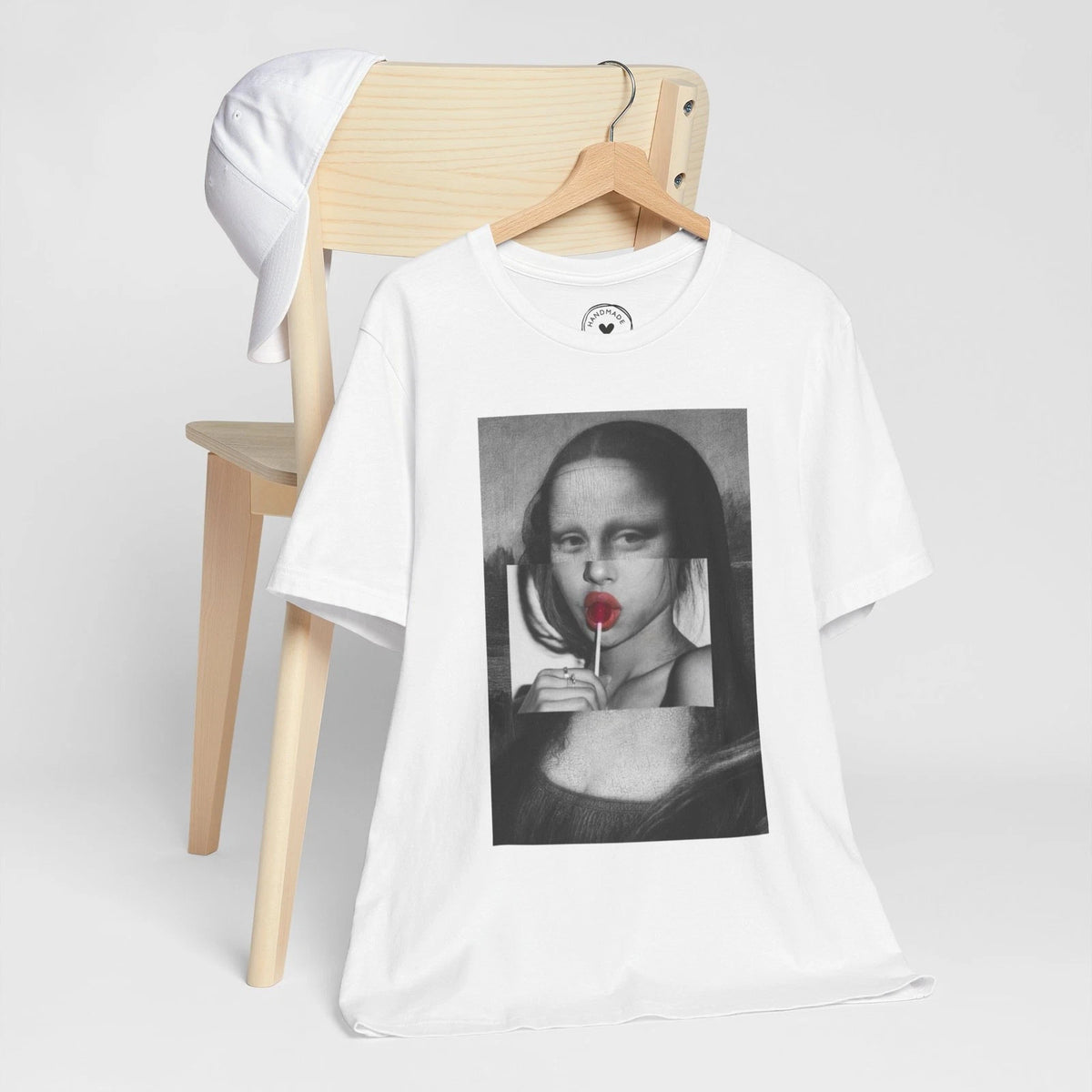 Mona Lisa Stylish Graphic Tee with Artistic Twist
