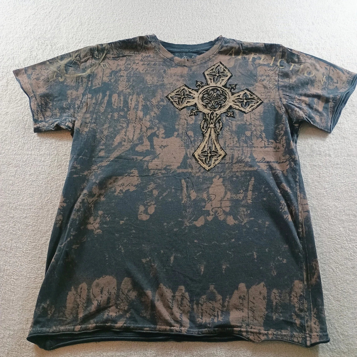 Affliction Mens Graphic Tee Black Brown Medium Gothic Cross Wings Distressed