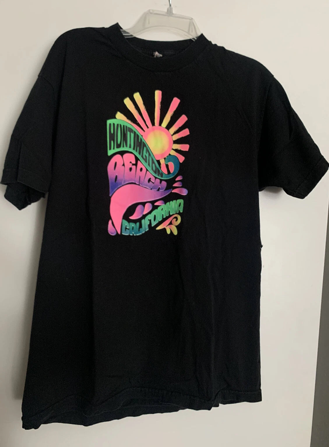 Size Large HUNTINGTON BEACH CALIFORNIA Black T-Shirt Neon Rainbow Sun Boho Surf