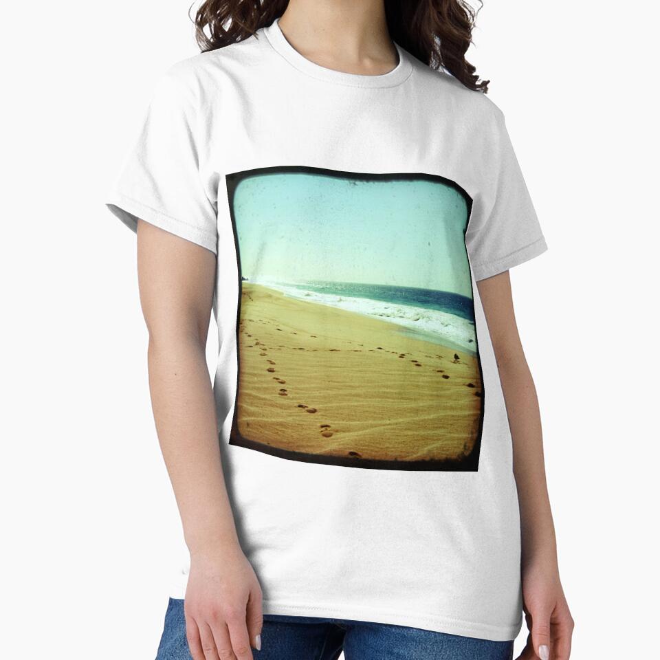 BEACH BLISS - Footprints by Vanessa Sam